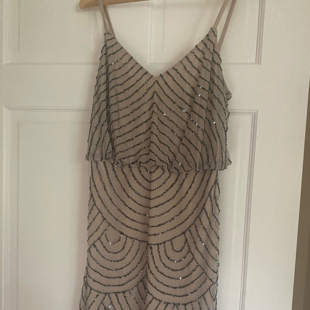 Short beaded Adrianna Papell dress ✨